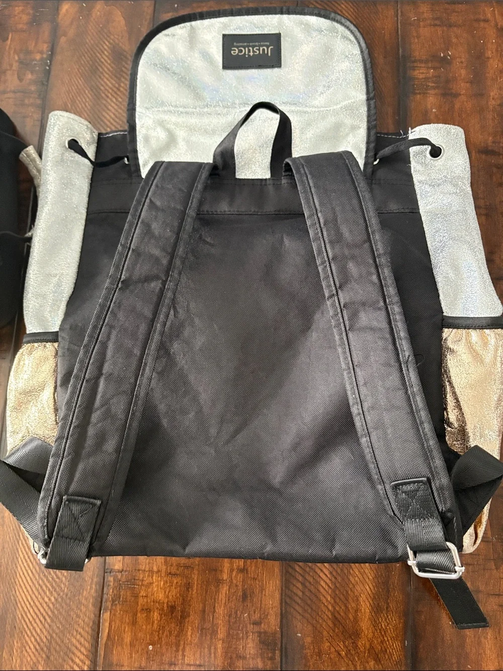 Justice: Black, Silver & Gold Backpack & Lunchbox Set